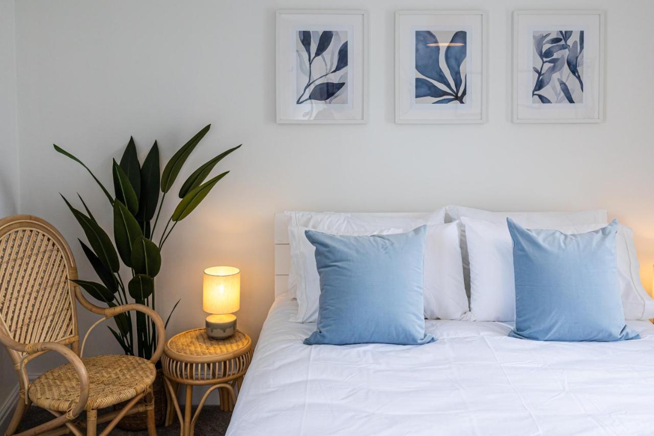 Bright & Beautiful 4 Bedroom House With Sea Views Portland Exteriör bild