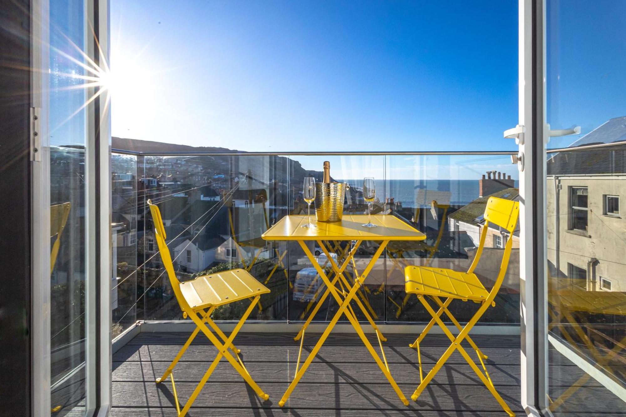 Bright & Beautiful 4 Bedroom House With Sea Views Portland Exteriör bild